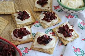 cranberry and brie triscuit snacks