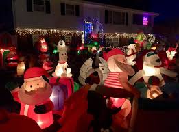Christmas Cheer Where To See Lights That Dance A Yard Of