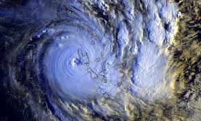 En meteorología, el término ciclón tropical se usa para referirse a un sistema tormentoso caracterizado por una circulación cerrada alrededor de un centro de baja presión que produce fuertes vientos y abundantes lluvias. La Destruccion Por El Ciclon Tropical Harold Conviven Con El Coronavirus Nuestroclima