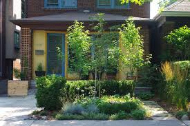 creative ideas for small front yards