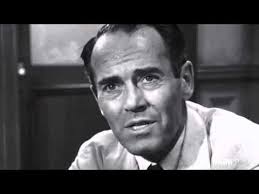 Juror    Jack Lemmon      Angry Men          Abogados  lawyers     TriviaIn earlier parts of    Angry Men  juror   tells juror   he  never  sweats   Later in the movie when juror   interrogates him  he is shown  sweating 