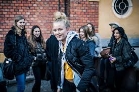 Zara larsson is a swedish songwriter and singer who is extremely prominent as the winner of 2008 swedish got talent (talent show talang). Zara Larsson Artonaringen Som Nobbade Justin Bieber