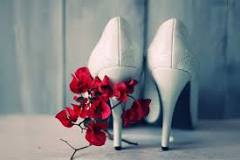 is-it-rude-to-wear-white-shoes-to-a-wedding