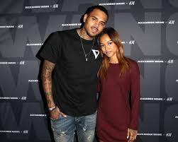 Rihanna and chris brown's relationship was full of ups and downs, and we can see that it was not exactly the most romantic love story. Chris Brown And Rihanna Singer Wants Barbadian Beauty And Daughter To Chill And Reconnect