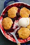 Is cobbler just crumble?