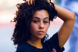 Everyone has diffrent tastes i like mexican girls with black short highlighted hair vanessa daniel. 7 Best Curly Hairstyles For Mexican Women In 2020
