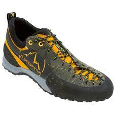 Muss nicht sein, wie dieser bergschuh zeigt. La Sportiva Ganda Guide Approach Shoes