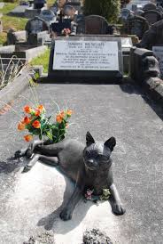 Memorial garden stones can add a personal touch to your garden or that of a loved one. 5 Cat Monuments Around The World That You Ve Gotta See The Catington Post