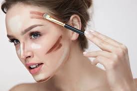 contouring the makeup style in fashion