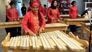 20 alat musik tradisional indonesia yang mendunia kreativv id. Alat Musik Kolintang Sejarah Fungsi Gambar Dan Cara Memainkannya Silontong