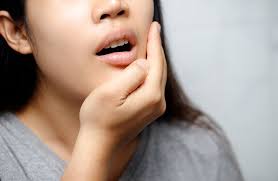 A tooth pain also tends to appear worse when one is already lying in bed. Why Do My Teeth Hurt 15 Possible Causes Of Your Tooth Pain University General Dentists
