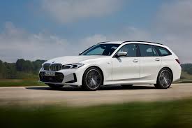 bmw 320d touring 2023 reviews