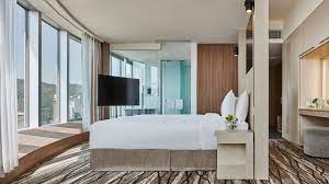 如心銅鑼灣海景酒店（l'hotel causeway bay harbour view），為香港灣仔區的一間五星級酒店，位處於香港銅鑼灣天后英皇道18號，鄰近港鐵天后站，樓高40層，酒店於2005年12月開幕，共提供275間豪華客房，包括200間寬敞舒適的客房，以及20間豪華套. Wi1ud51rrz4htm