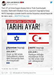 Alınan karara göre bayrak kıbrıs cumhuriyeti bayrağı zemini üzerinde, sol üst köşede bir türk bayrağından oluşacaktı. Kktc Bayragini Necmettin Erbakan In Cizdigi Iddiasi Malumatfurus