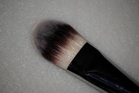 chanel foundation brush 6 review
