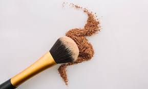 7 tools every makeup enthusiast worth