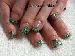 I meant to post this yesterday but it ended up being a hard day for my family so i didn't think blogging was appropriate. Pin By Heather Erwin On 10 Lovely Digits Green Nail Art St Patricks Day Nails Green Nail Designs