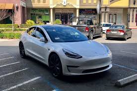 Tesla cars is undoubtedly best manufacturer of luxurious hybrid cars. Dijual Secara Online Beli Mobil Listrik Tesla Cuma Perlu Modal Rp 100 Juta Pikiran Rakyat Com