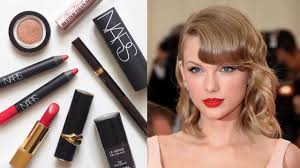 taylor swift makeup bag red lips and