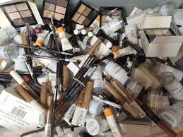 100 cosmetics whole joblot pack of