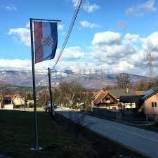 Novum istražuje/Novi Travnik: Postavili zastave tzv. HZ Herceg Bosne, udruženja i građani negoduju