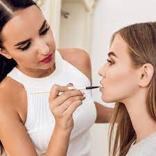 how to get freelance makeup artist jobs