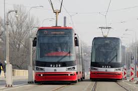 Zvonek tramvají přímo do sluchátek. Praha i Brno testují novou aplikaci  Pozor tramvaj! — ČT24 — Česká televize