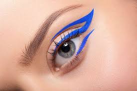 winged eyeliner styles that flatter