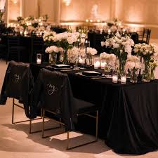 black and dark details in your wedding
