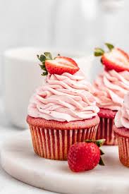 strawberry cupcakes with strawberry