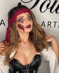 23 pirate makeup ideas for women to