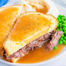 hot roast beef sandwich with gravy