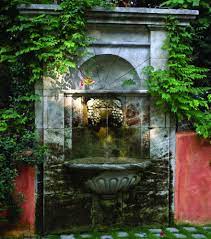 Large Wall Fountain In Stone ǀ Large
