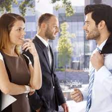 13 Subtiele tips om te flirten met je collega op het werk