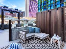 Poolside Hotel Rooms In Las Vegas On