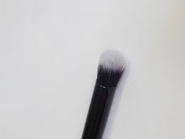 boots seven eyeshadow brush review