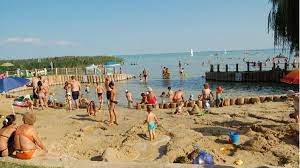 Az eszterházy strand a balaton egyik legszebbje. Der Familienfreundliche Alsoorser Strand Wunderbarerbalaton De