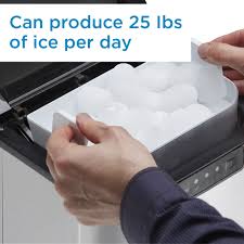 danby 25 lbs countertop ice maker in
