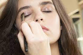 makeup tips for people with sensitive skin