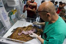 Gaza baby rescued from dead mother's womb dies | Arab News