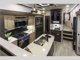 paradigm review the luxury fifth wheel