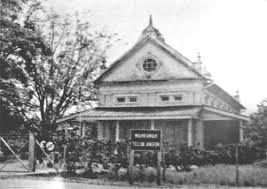 Rumah agam yang dibina pada tahun 1918 ini dipanggil sebagai yee woh tai ngok oleh pemiliknya. Penukaran Nama Teluk Anson Kepada Teluk Intan Pekhabar