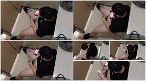 v35932 - 躲在厕所看黄片打飞机，被偷拍Hiding in the toilet, watching porn and  masturbating, was secretly photographed
