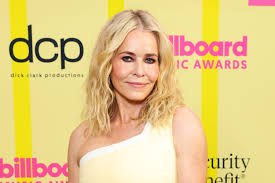 watch chelsea handler nail a set of