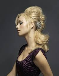 This is a simple yet elegant and cute hairstyle for medium hair. Christmas Hairstyles Elegant Ideas For Long Medium And Short Hair