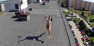 A drone captures woman while tanning topless - video Dailymotion
