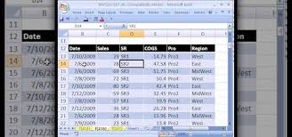 how to create an excel pivot table with