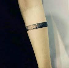 Quelque soit le type de tatouage homme choisi pour le tour de … découvrez ce beau tatouage fée avant bras sur les tatouages.fr : Tribal Tattoos X Tattoo Bracelet Homme