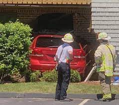 suv slams into building in orleans