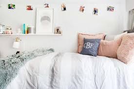 8 tips to make your dorm room